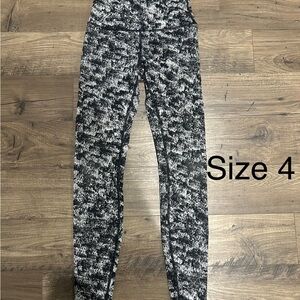 LIKE NEW! Lululemon Leggings